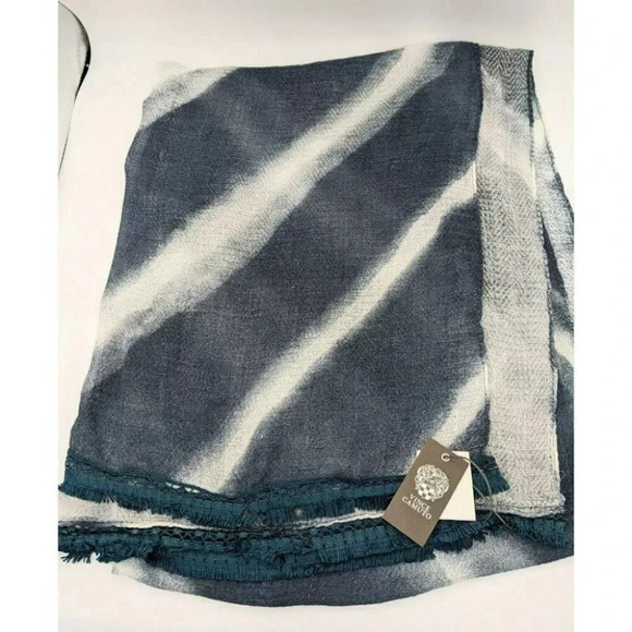 Vince Camuto Women's Scarf Blue & White Pattern - Picture 1 of 2